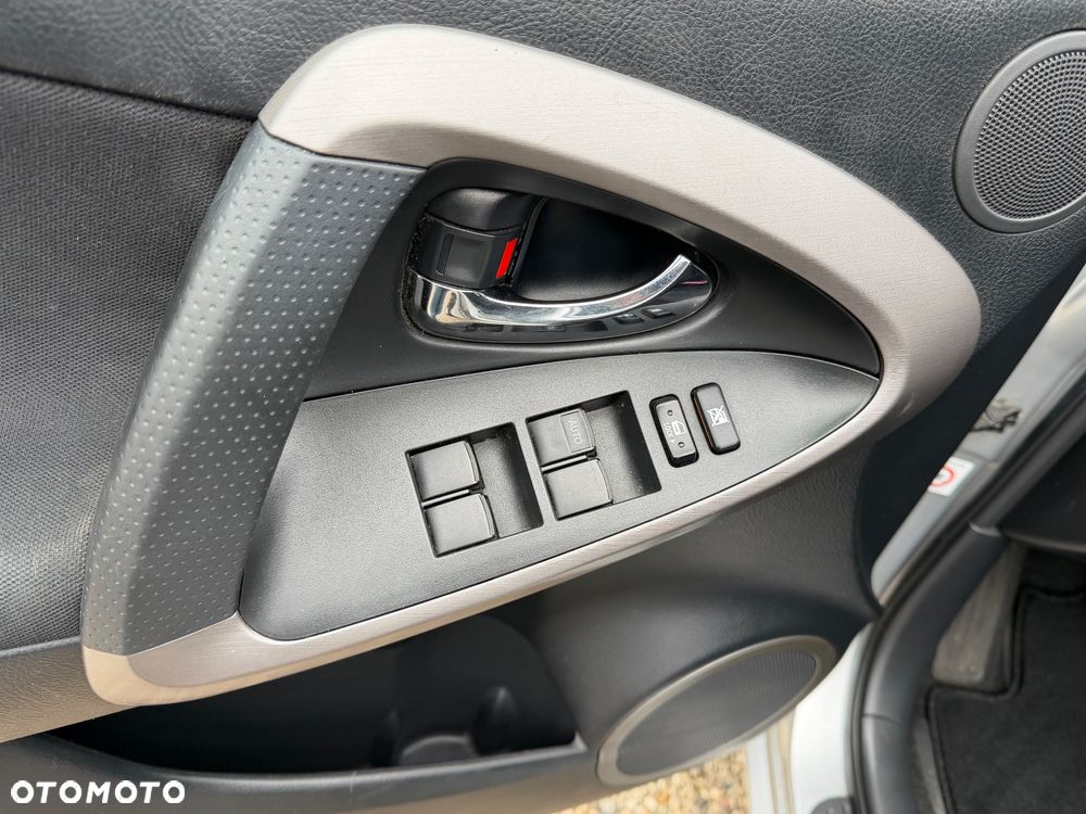 Toyota RAV4 2.2 D-CAT 4x4 Executive - 23