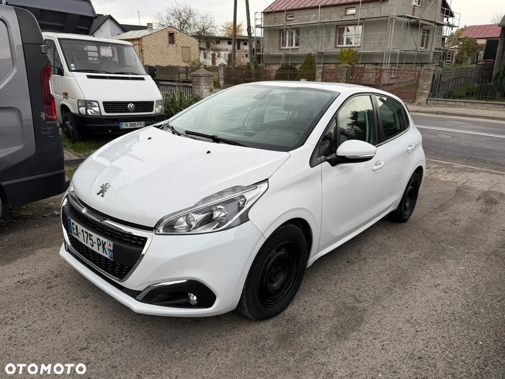 Peugeot 208 - 10