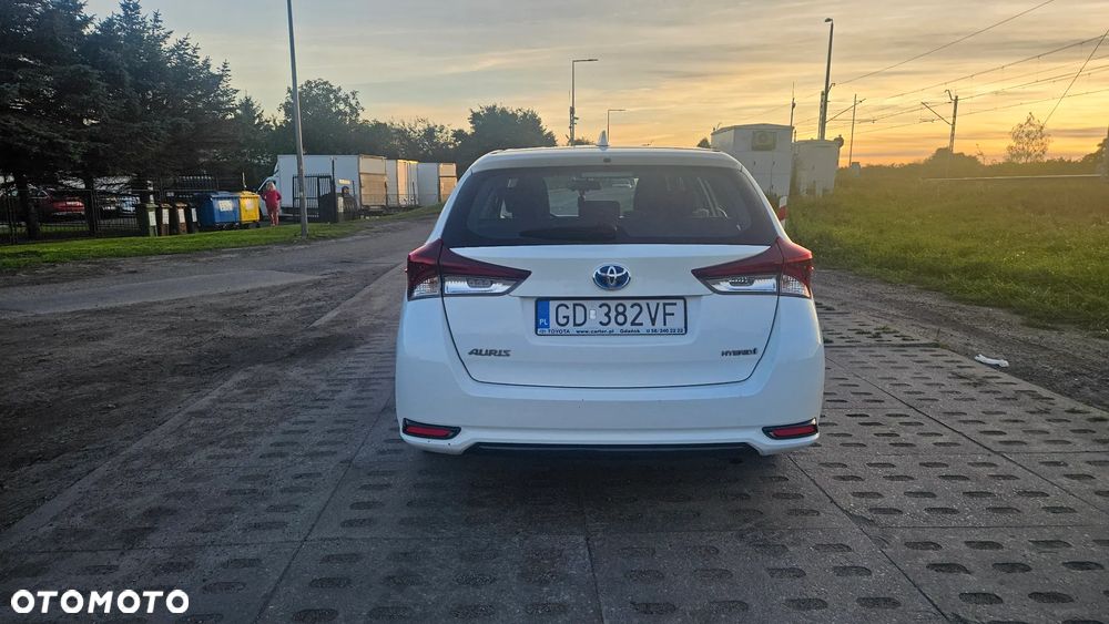 Toyota Auris Hybrid 135 Active - 27