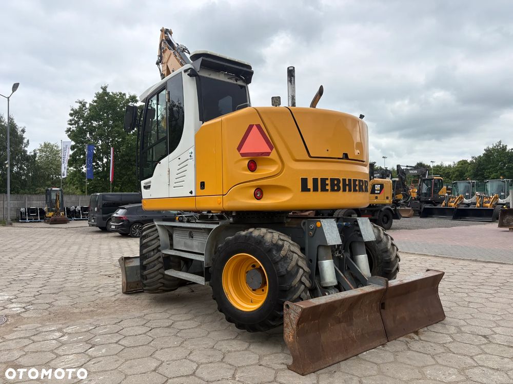 Liebherr A910 Compact - 6