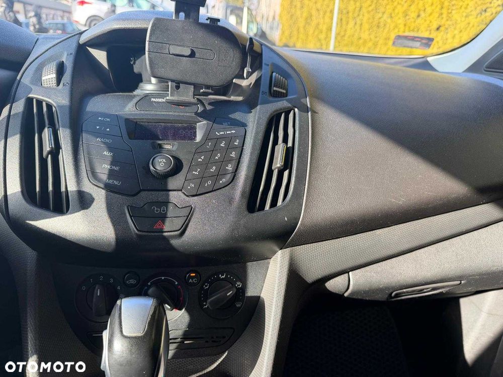 Ford Tourneo Connect - 8