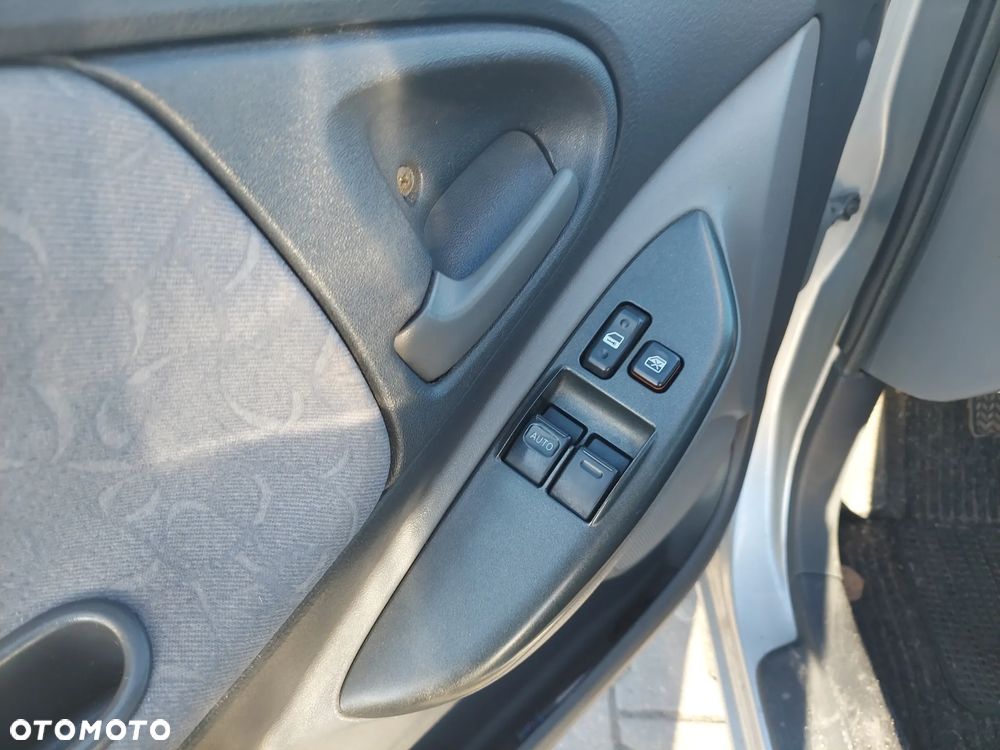 Toyota Yaris 1.0 Luna - 9