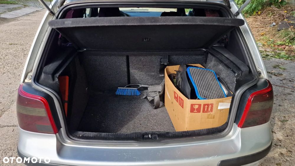 Volkswagen Golf - 10