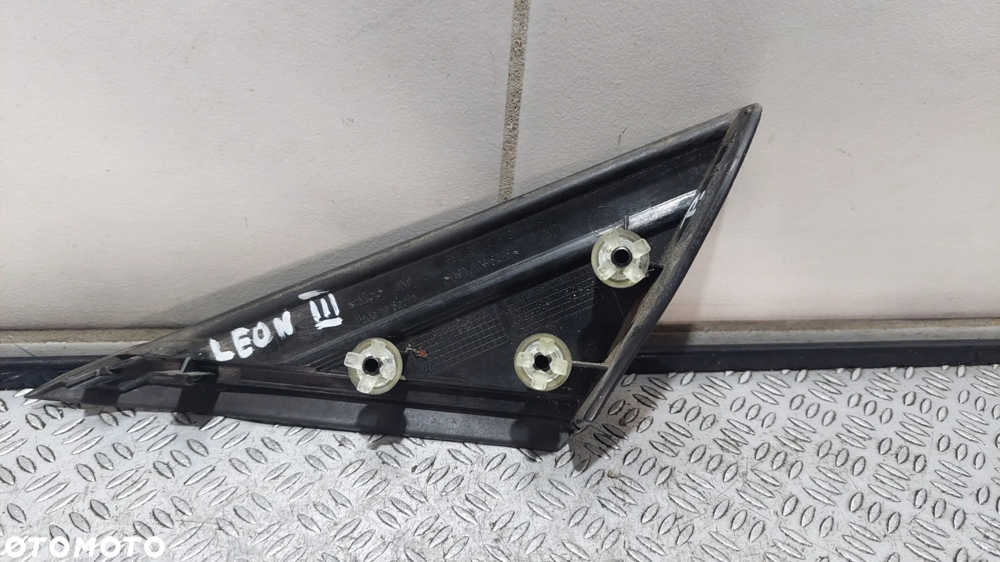 OSŁONA TRÓJKĄT BŁOTNIKA PRAWA SEAT LEON III KOMBI R2014 NR 5F0853274C - 2