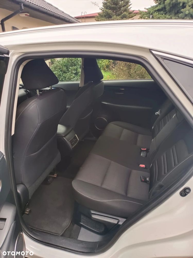 Lexus NX 300h - 8