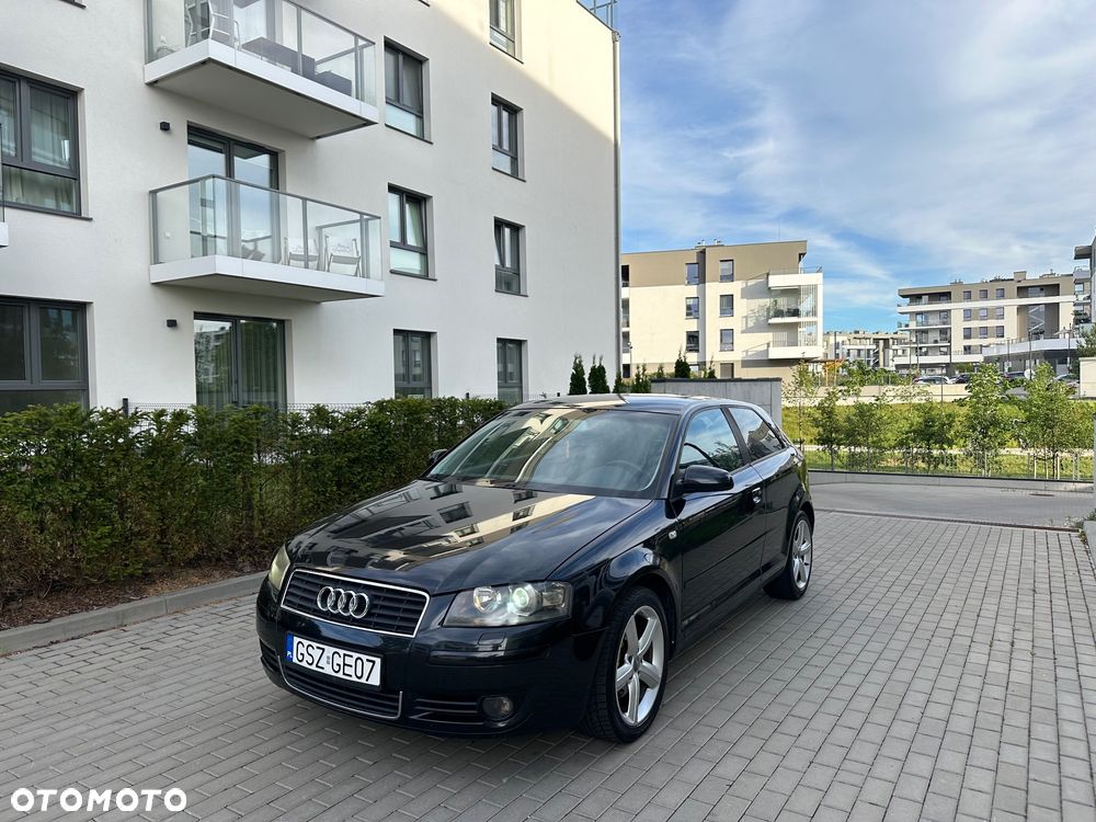 Audi A3 3-drzwiowe 2.0 FSI Attraction Tiptronic - 1