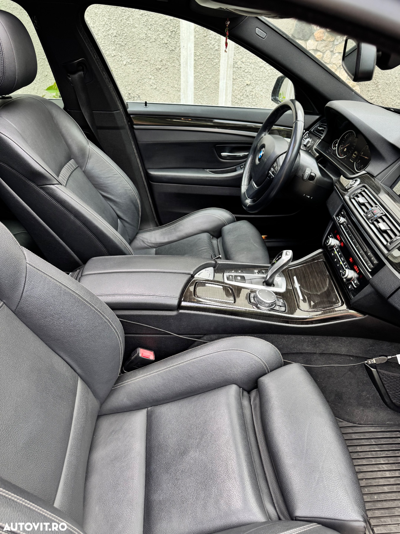 BMW Seria 5 525d xDrive AT - 12