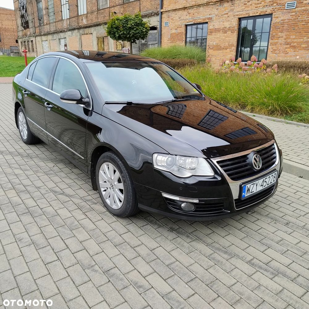 Volkswagen Passat - 16