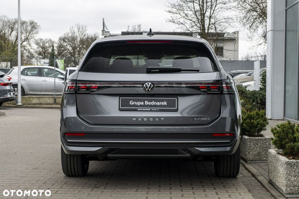 Volkswagen Passat - 8
