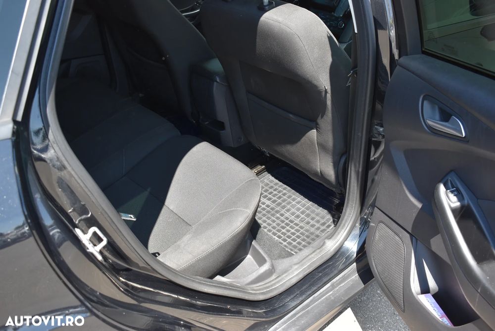 Ford Focus 1.6 TDCI DPF Trend - 19
