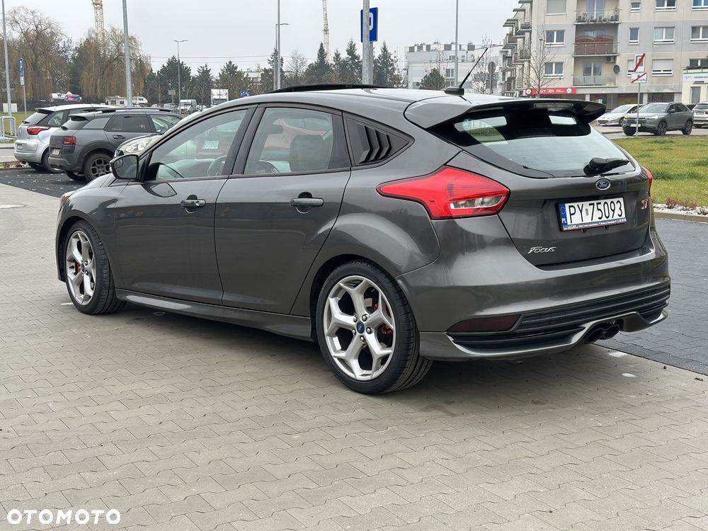 Ford Focus 2.0 EcoBoost ST - 14