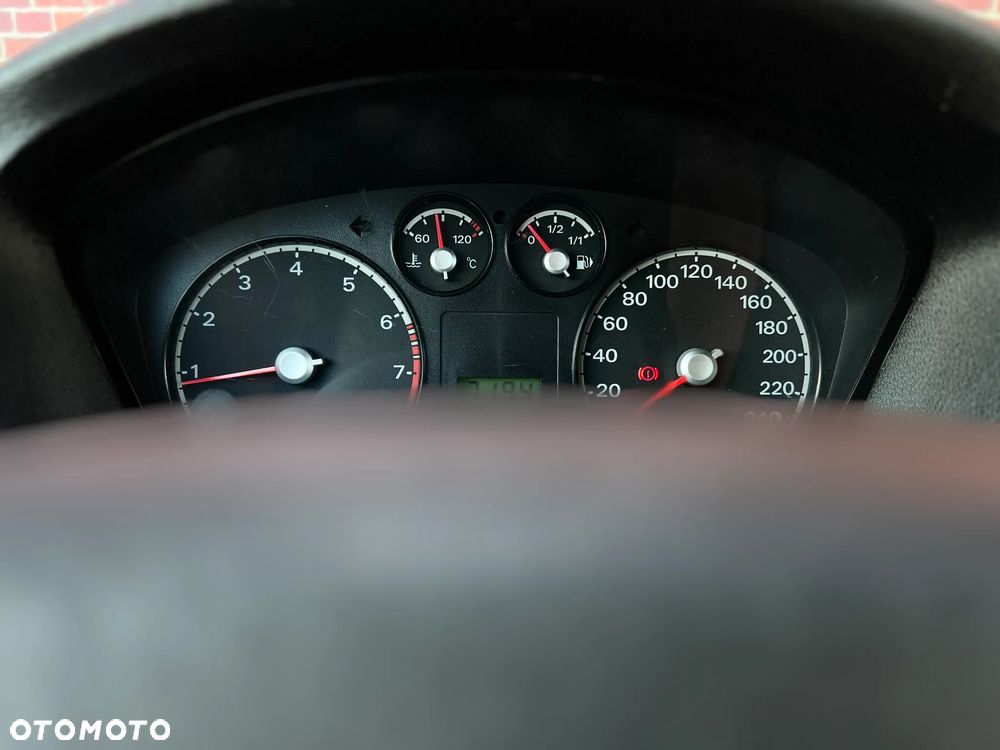 Ford Focus 1.8 Trend - 24