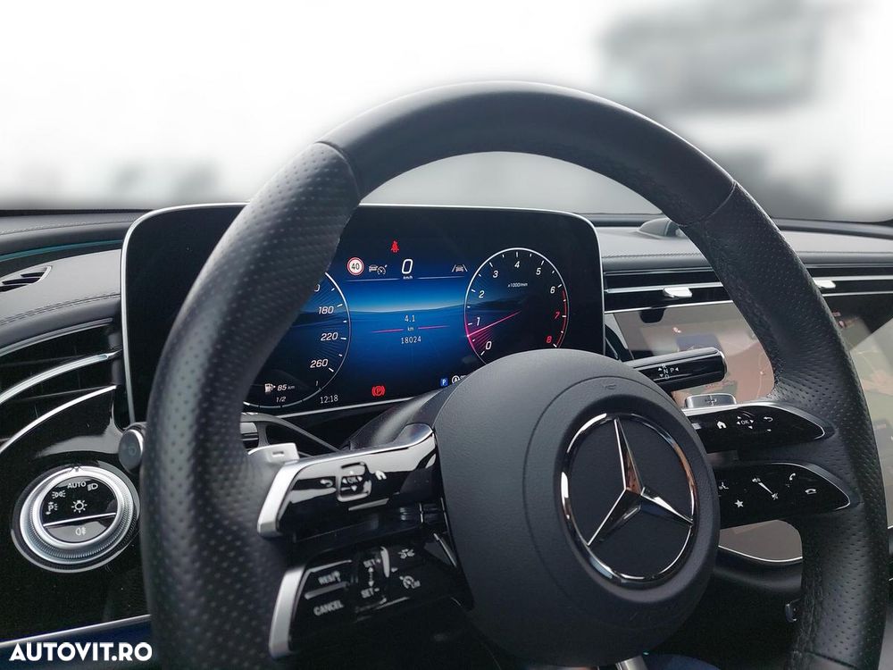 Mercedes-Benz E 200 4Matic 9G-TRONIC AMG Line - 17