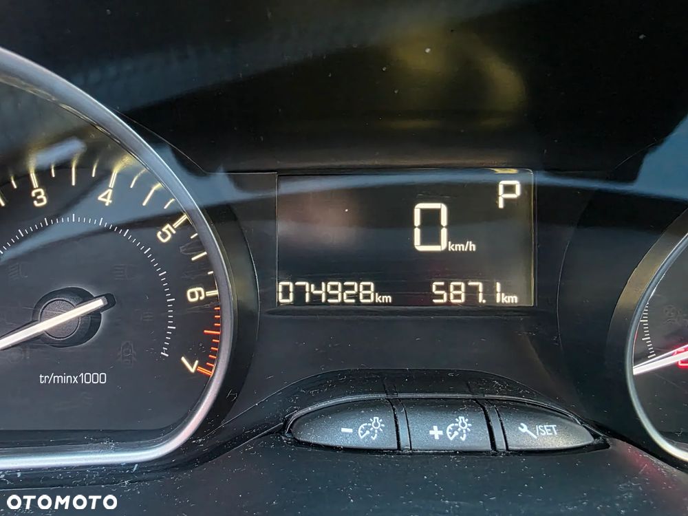 Peugeot 2008 PureTech 110 Stop&Start EAT6 Active - 10