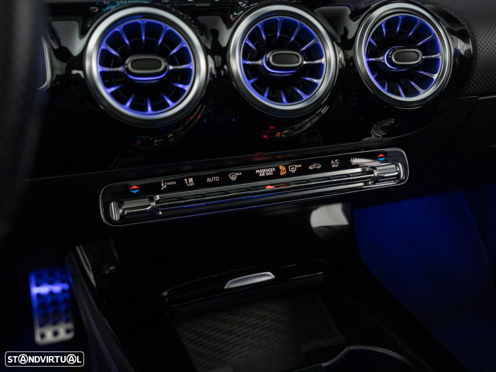 Mercedes-Benz CLA 250 e Shooting Brake AMG Line - 30