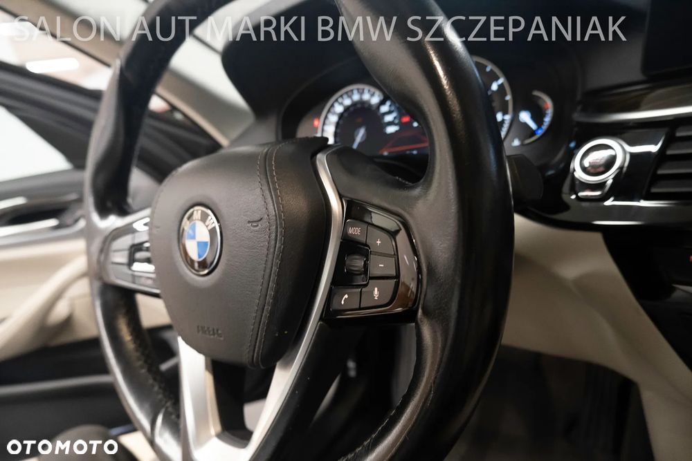 BMW Seria 5 520d xDrive Luxury Line - 16