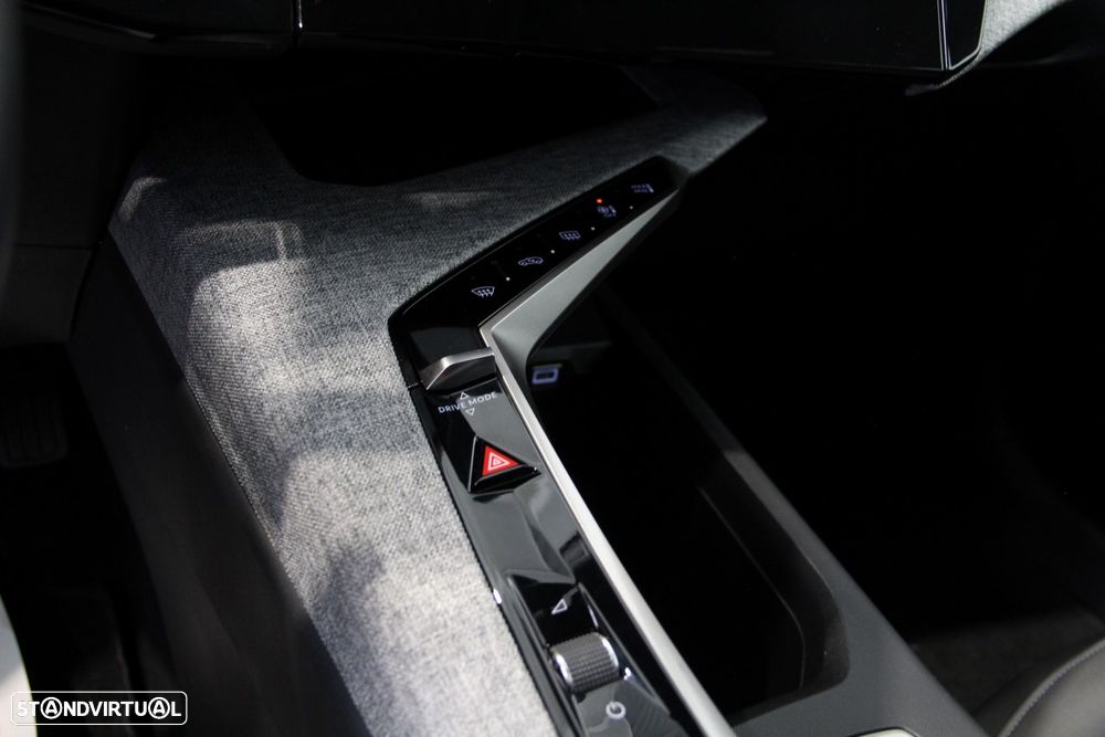 Peugeot 3008 1.2 Hybrid Allure e-DCS6 - 24