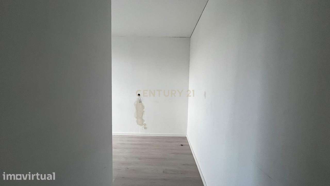 Espaço Comercial em Remodelação | Pontinha | Excelente Oportunidade de - Grande imagem: 3/12