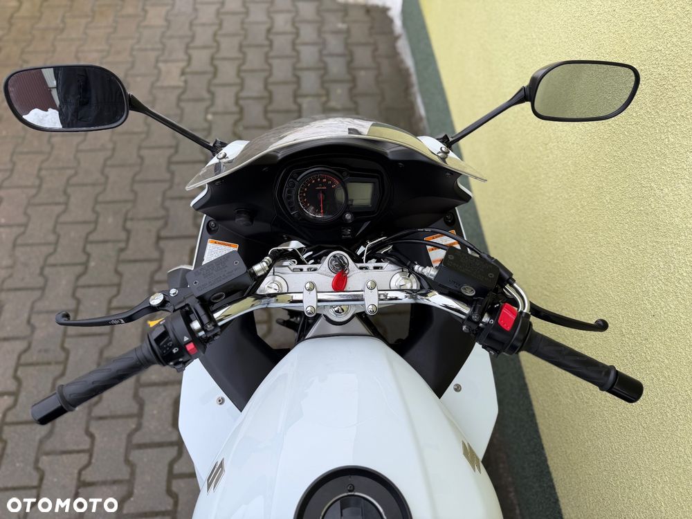 Suzuki GSX - 35