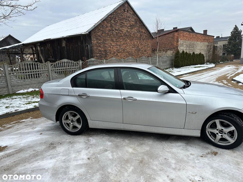 BMW Seria 3 318i - 3