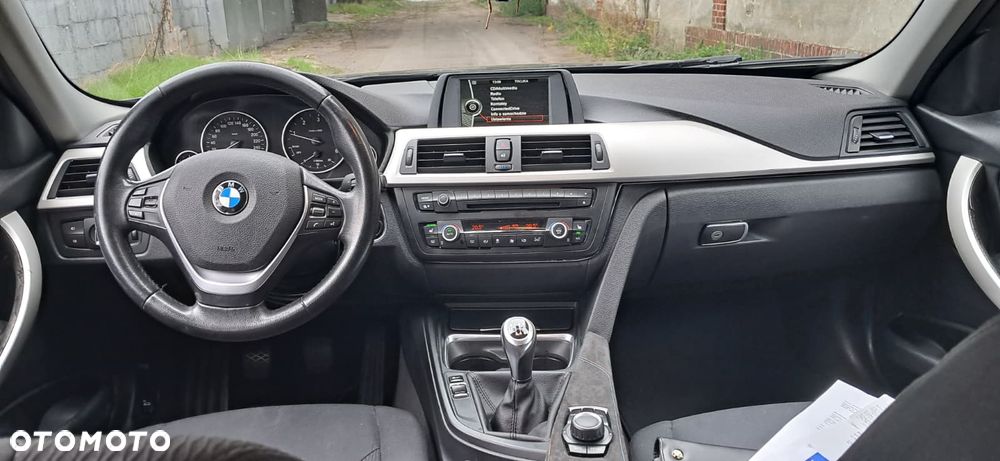 BMW Seria 3 320d - 8