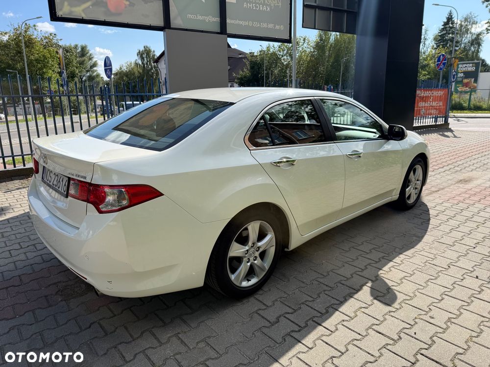 Honda Accord 2.0 Executive - 12