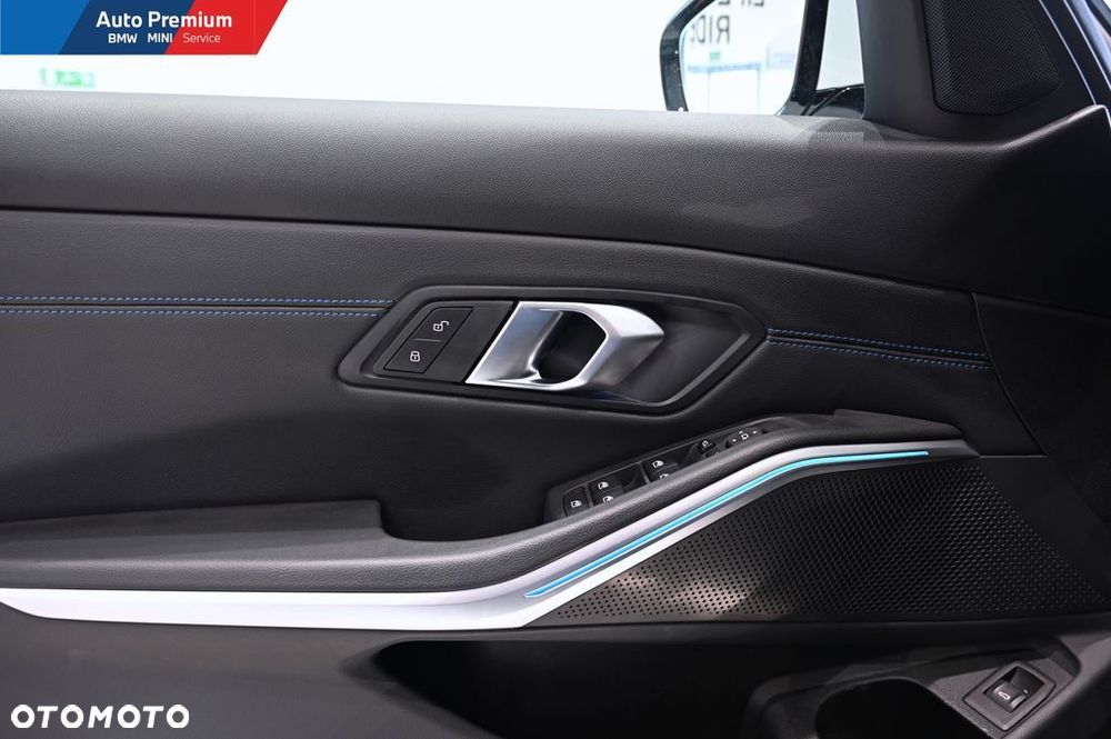 BMW Seria 3 320d xDrive mHEV - 13