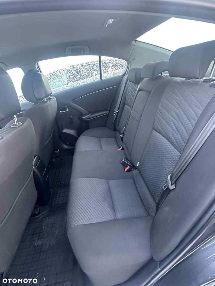 Toyota Avensis 2.0 D-4D Premium - 10