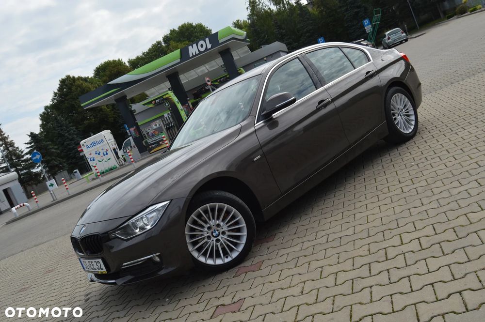BMW Seria 3 318d Luxury Line - 18
