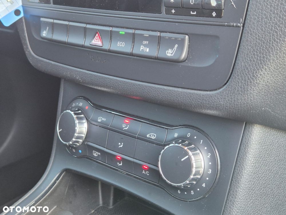 Mercedes-Benz Klasa B 180 CDI (BlueEFFICIENCY) - 32