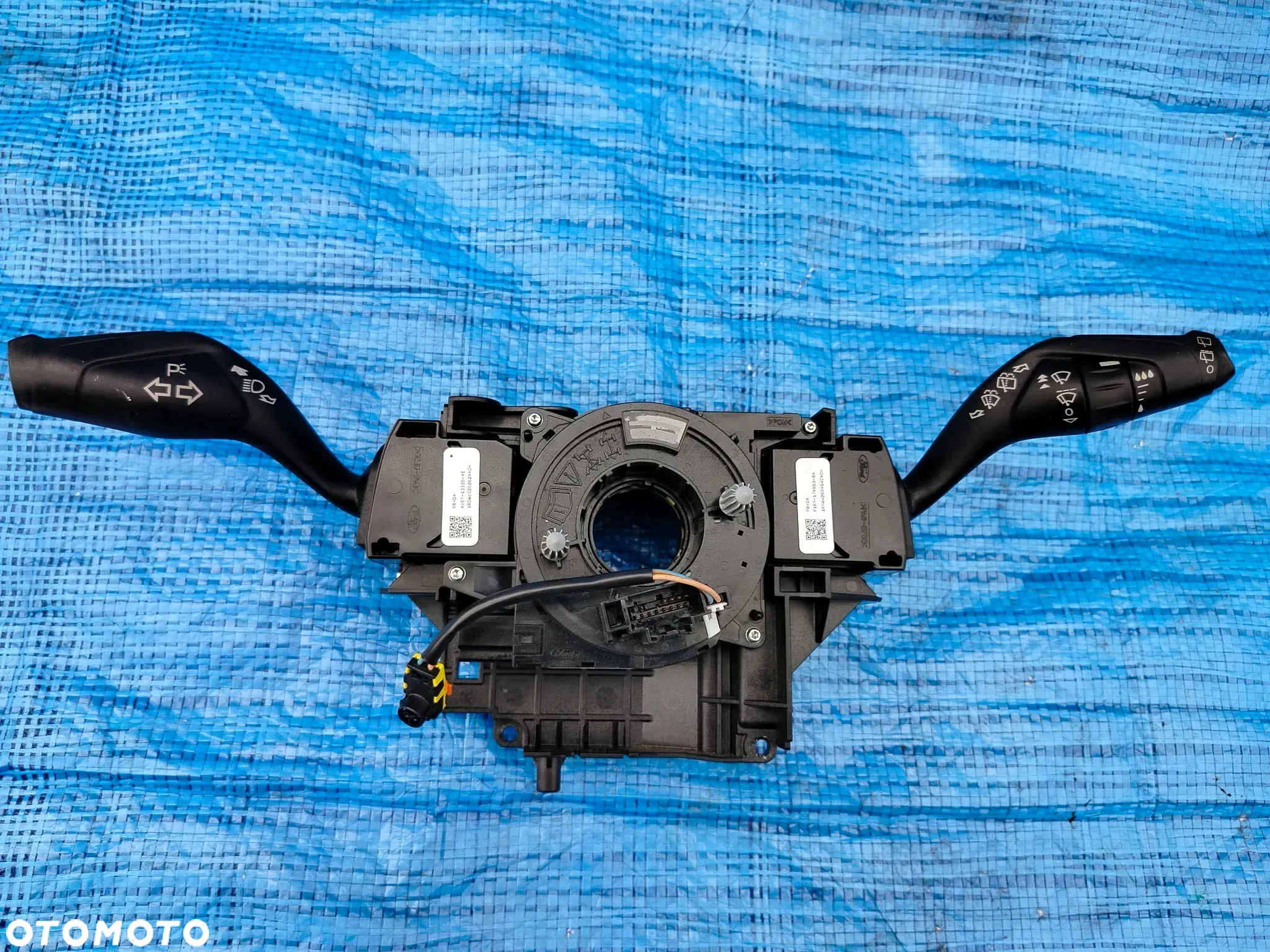 PRZEŁĄCZNIKI MANETKA KIERUNKOWSKAZÓW FOCUS MK3 LIFT ZWIJAK KOMPLET - 2