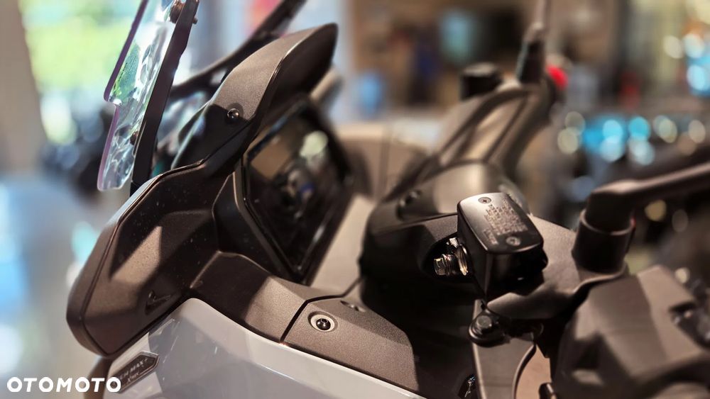 Yamaha X-max - 10