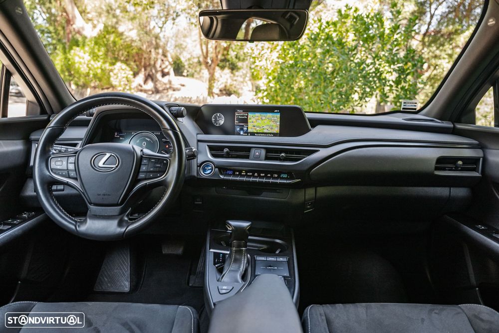 Lexus UX 250h Executive+ - 23