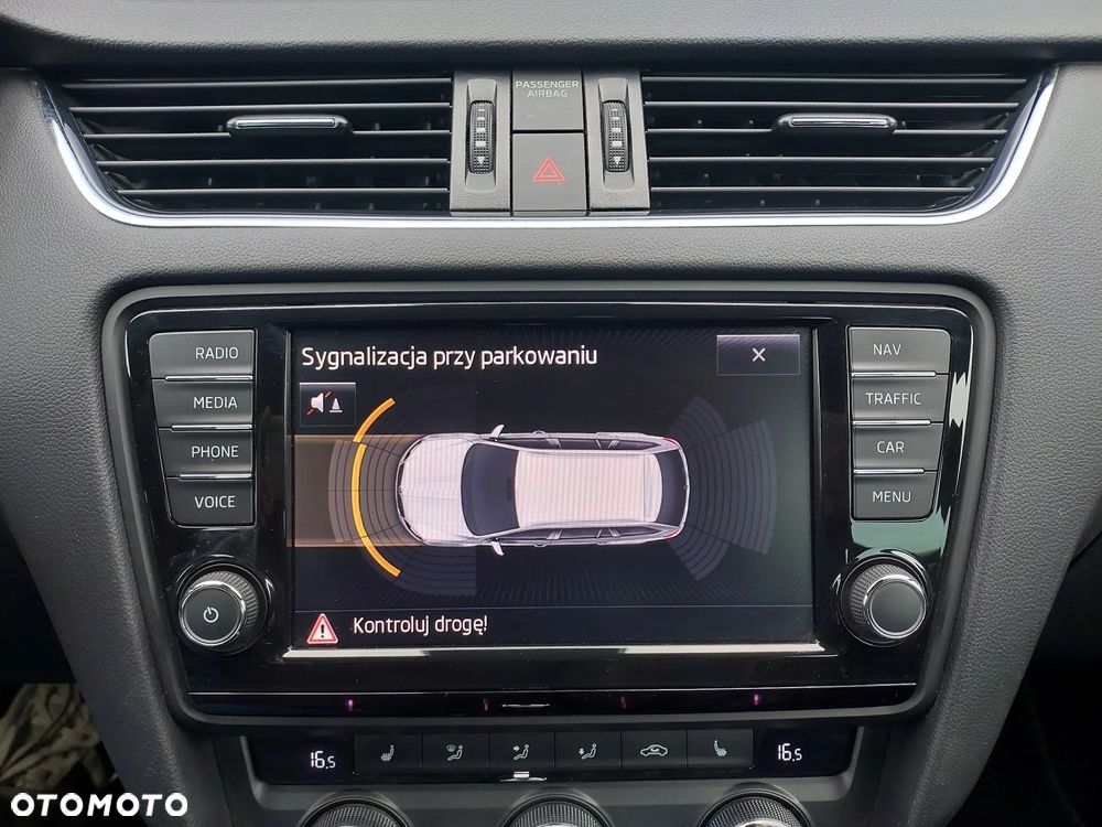 Skoda Octavia 2.0 TDI DSG RS - 33