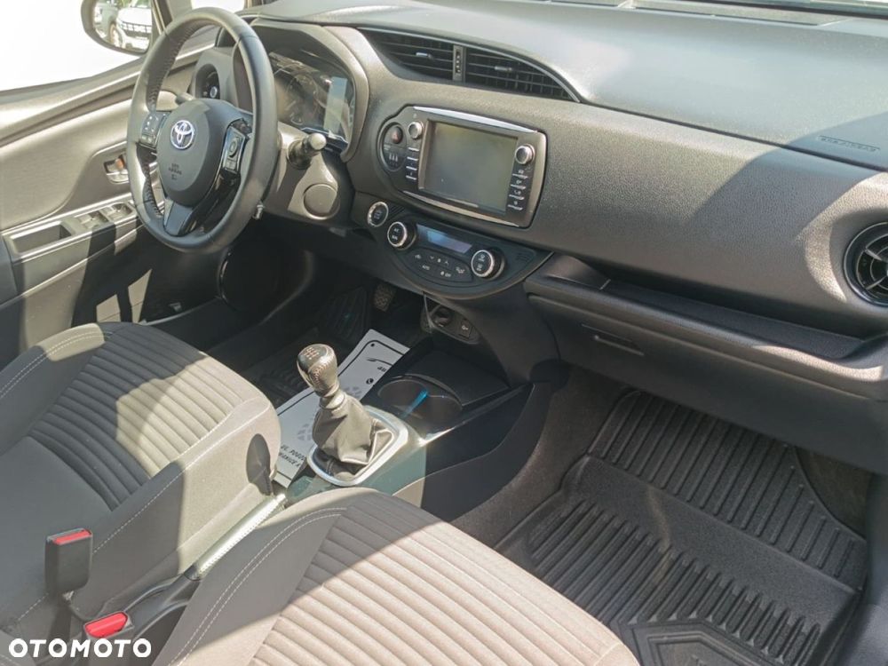 Toyota Yaris - 25