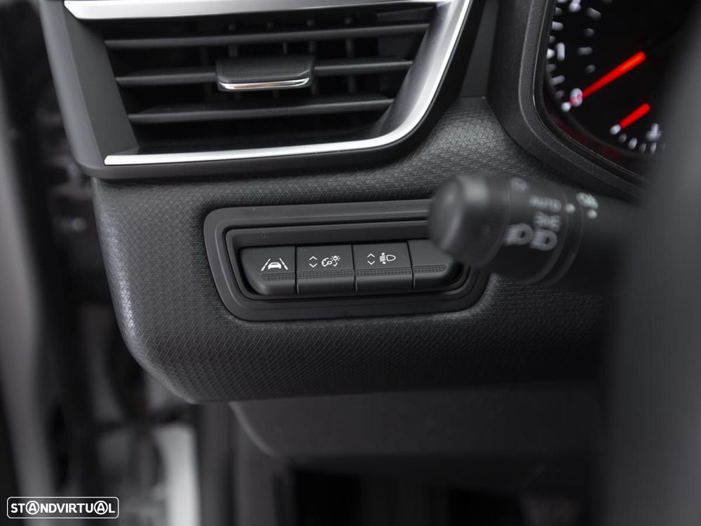 Renault Clio 1.0 TCe Equilibre — fotografia 16