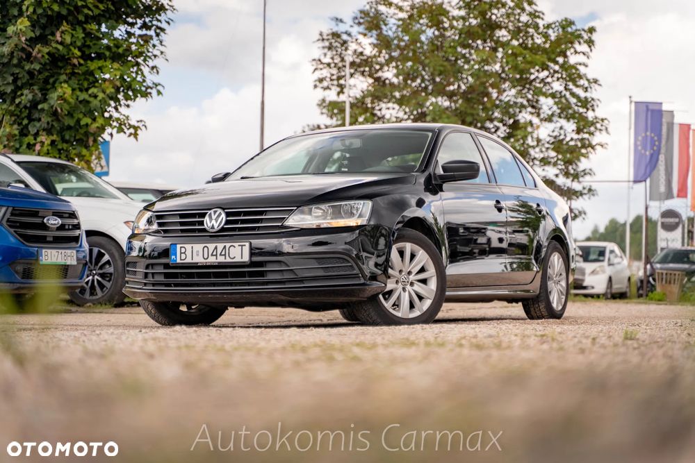 Volkswagen Jetta 2.0 Base - 2