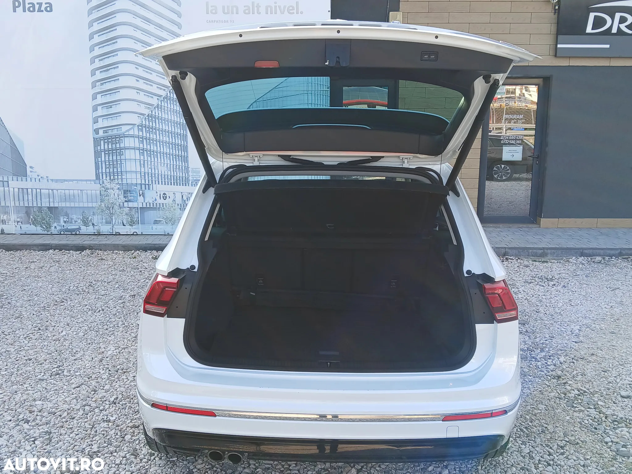 Volkswagen Tiguan - 29