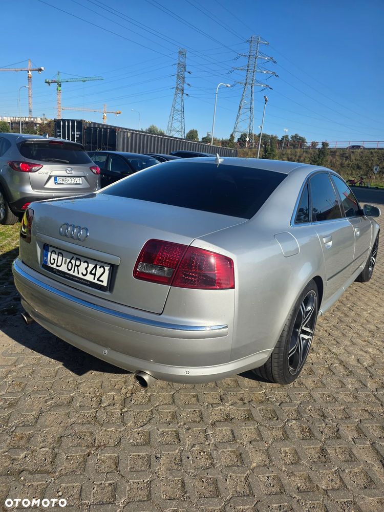 Audi A8 - 6