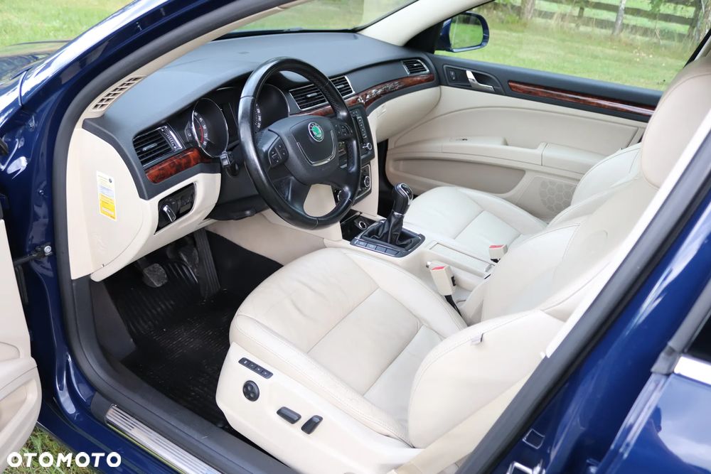 Skoda Superb 2.0 TDI 4x4 Comfort - 23