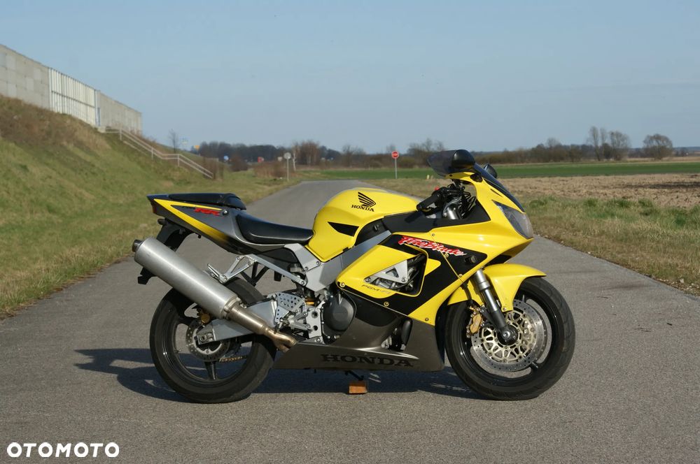 Honda CBR - 3