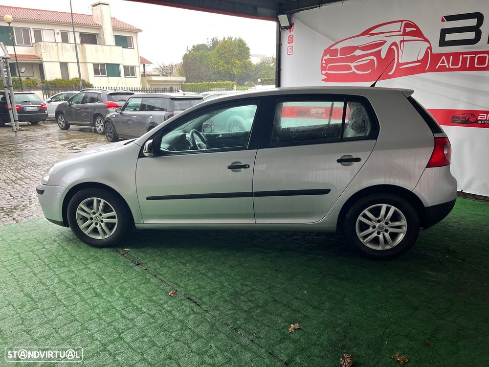 VW Golf 1.6 FSi Confortline - 4