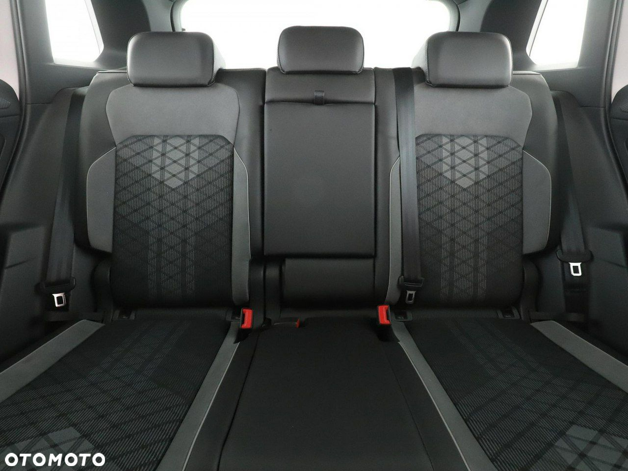 Volkswagen Tiguan 2.0 TDI SCR DSG R-Line - 19