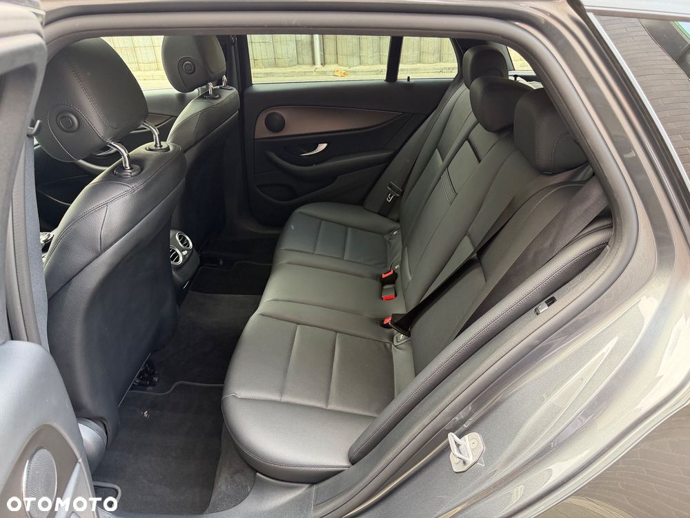 Mercedes-Benz Klasa E 200 CGI BlueEFFICIENCY Automatik Avantgarde - 33
