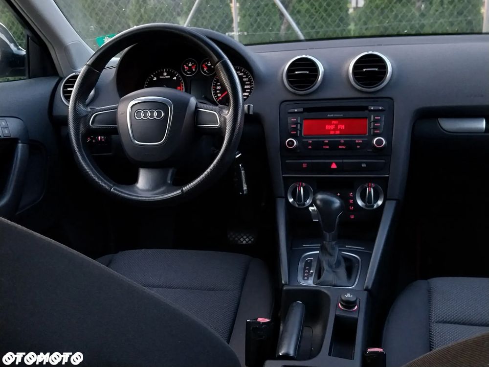Audi A3 Sportback 2.0 TDI DPF S tronic S line Sportpaket - 5
