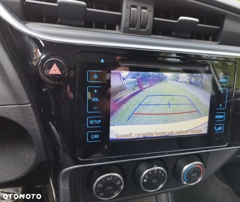 Toyota Corolla 1.6 Classic Plus - 9