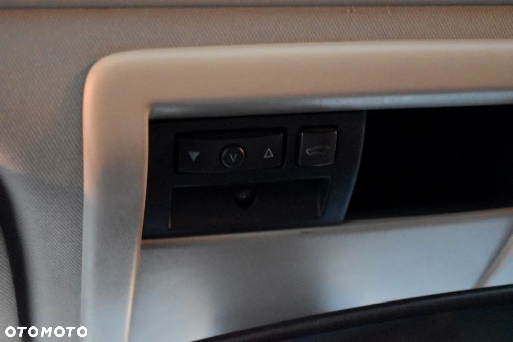 Jeep Commander 3.0 CRD DPF Automatik Overland - 36