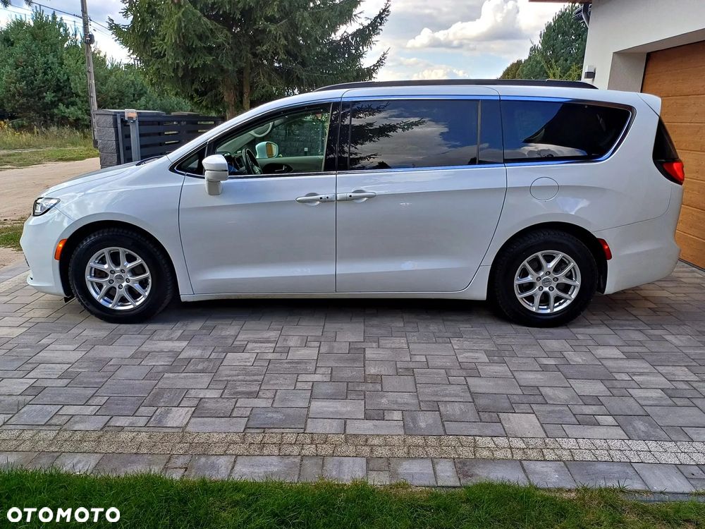 Chrysler Pacifica - 4