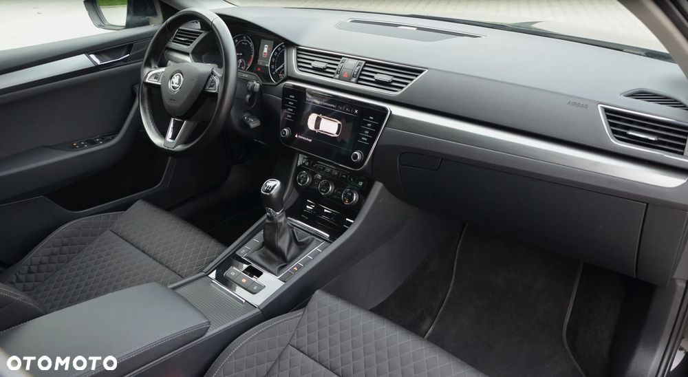 Skoda Superb 2.0 TDI Style - 24