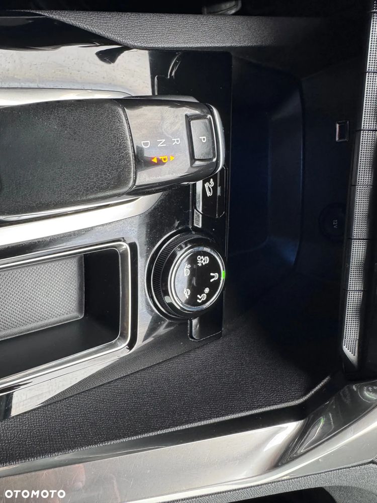 Peugeot 3008 BlueHDi 130 Stop & Start EAT8 Allure - 17